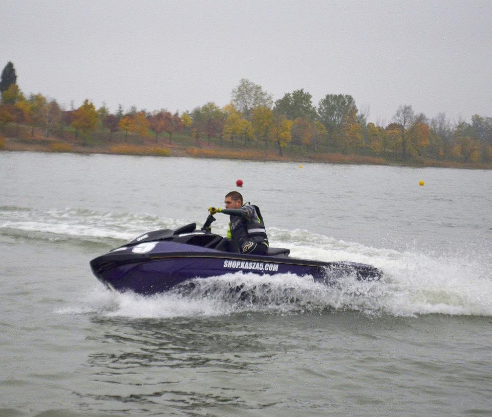 ARM-XR jet-ski rider — arm prosthetic for water sports